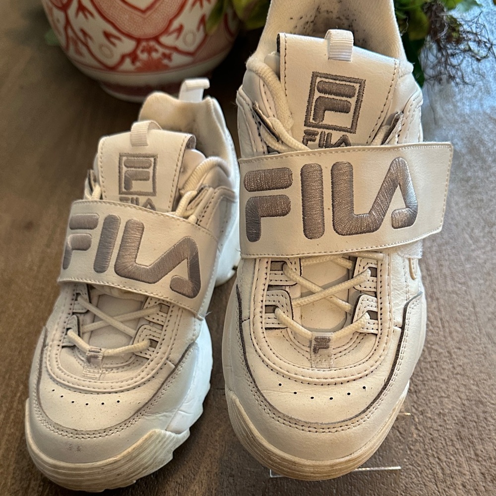 Fila Womens Sneakers with Gray Accents